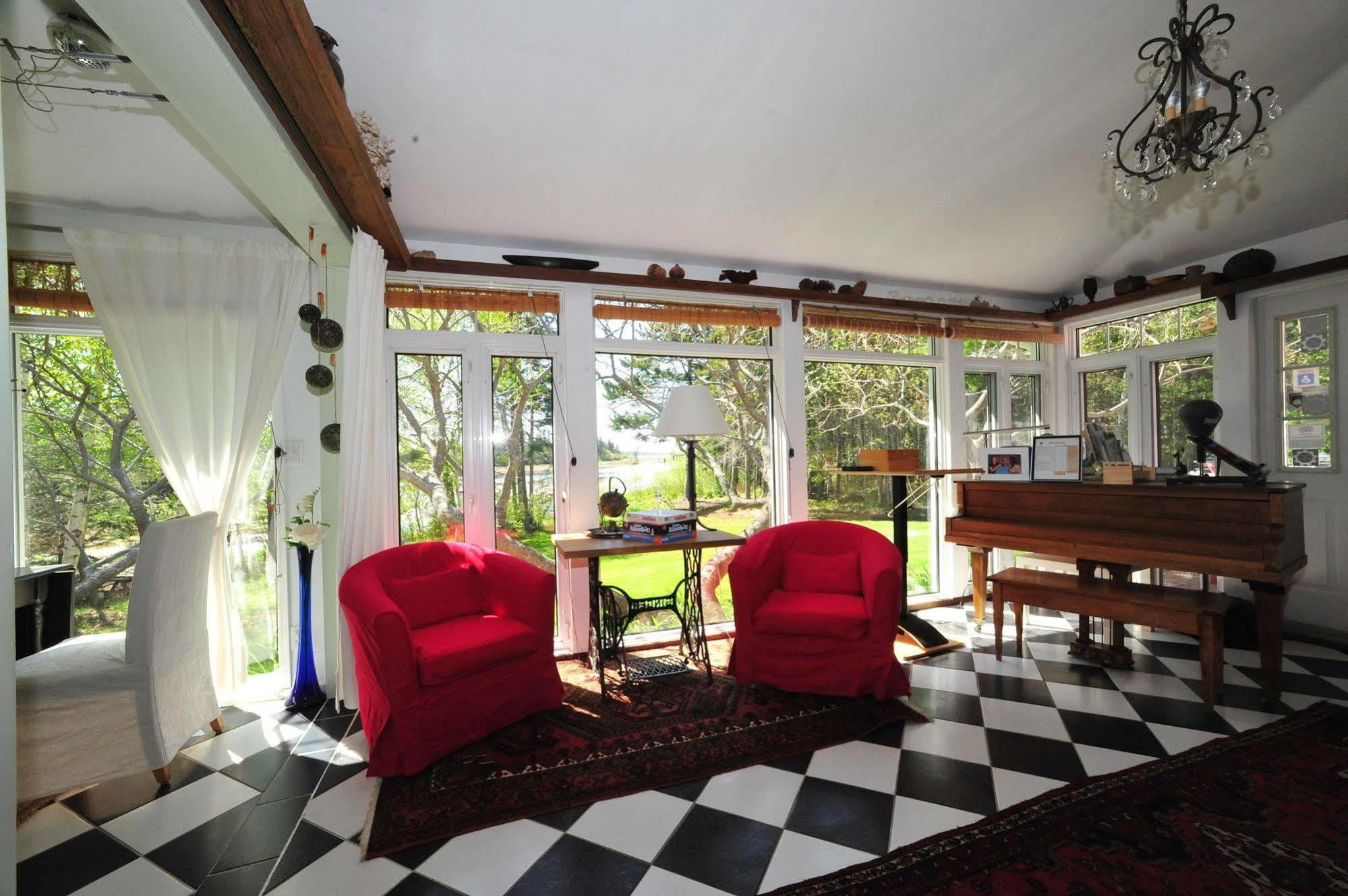 Little Shemogue Inn Екстер'єр фото